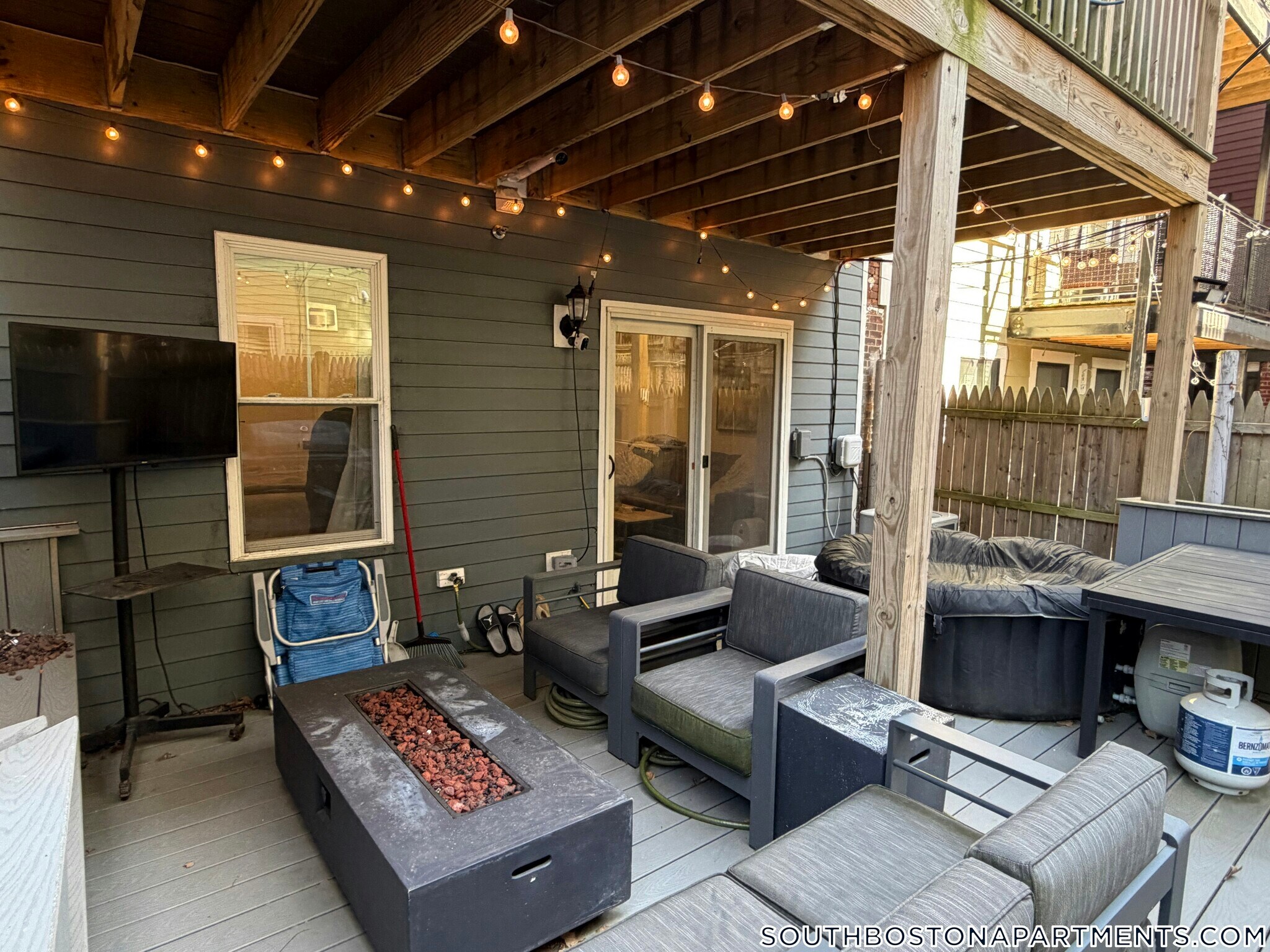 Building Photo - 9 Douglas St