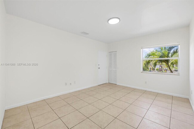 Building Photo - 575 NE 82nd St