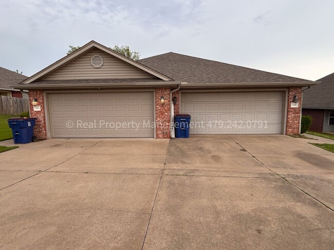 Primary Photo - 1003 Trenton Dr