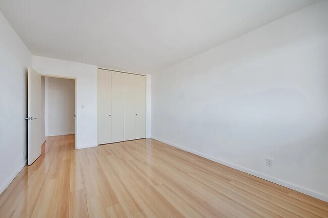 Building Photo - 39-65 52nd St-10E