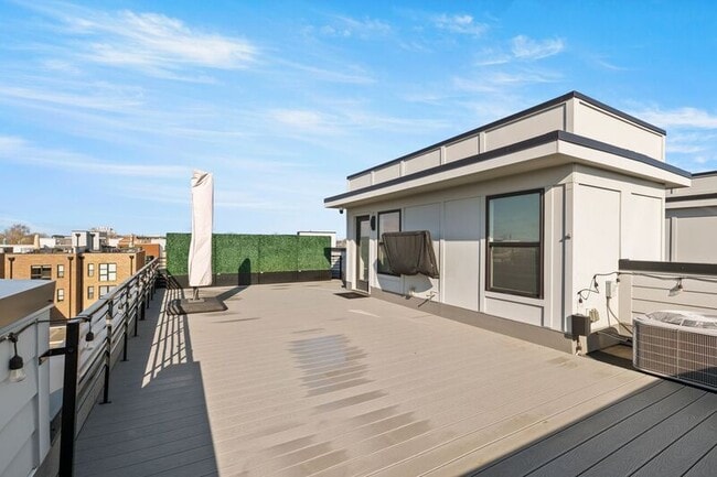 Building Photo - 297 Auden Ave