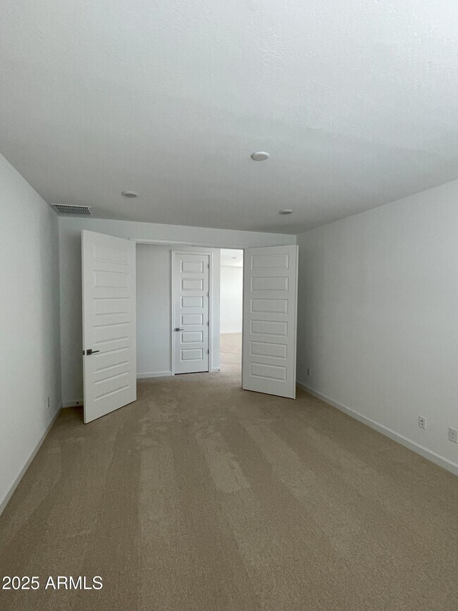 Building Photo - 7417 W Buckhorn Trail