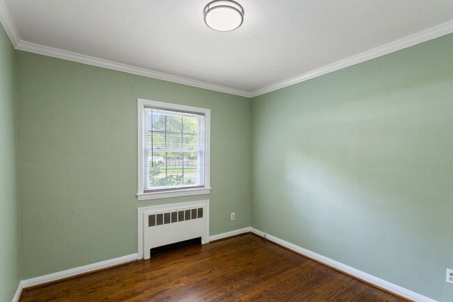 Building Photo - Charming Renovated 3-Bedroom Home in River...