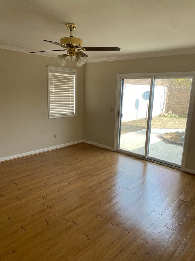 Building Photo - 205 Patio Pl