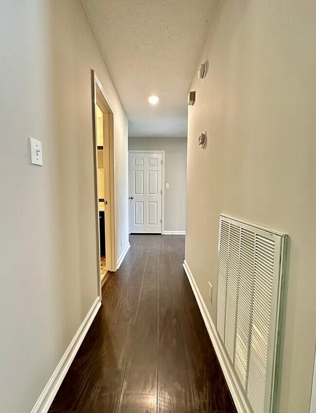 Building Photo - 1641 Cedar Springs Cir