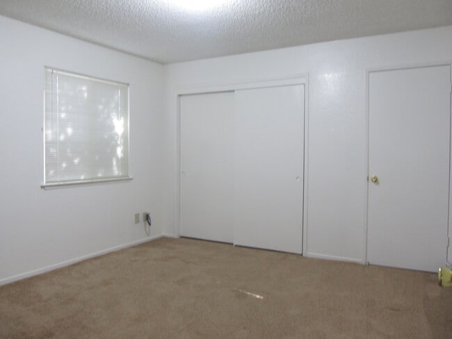Building Photo - 9433 Maria Way