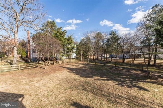 Building Photo - 14213 Floral Park Dr