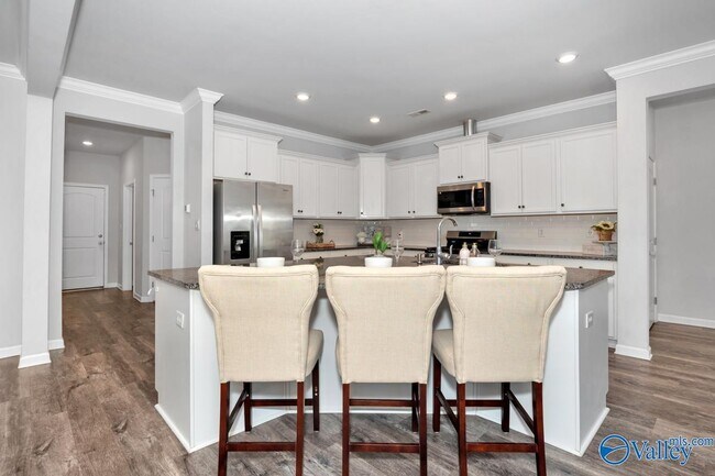 Building Photo - 106 Oak Fletcher Dr