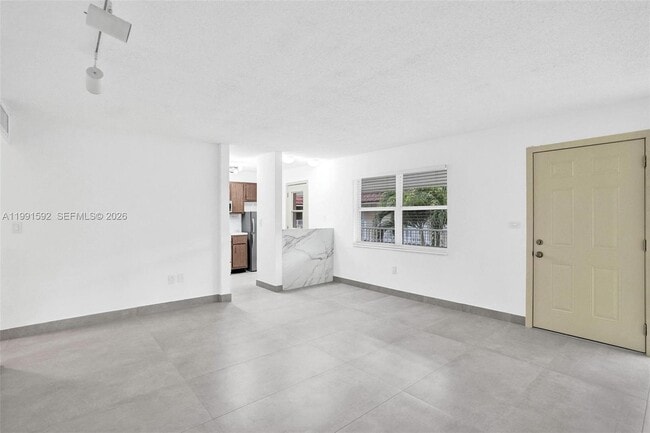 Building Photo - 5325 SW 77th Ct