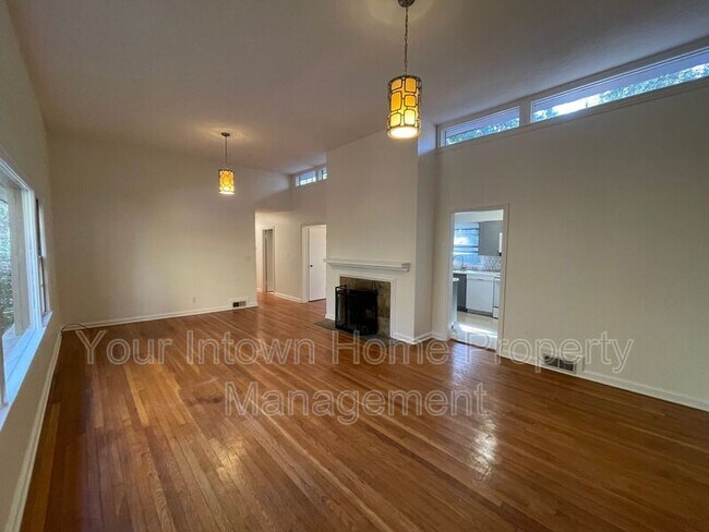 Building Photo - 1876 Mason Mill Rd