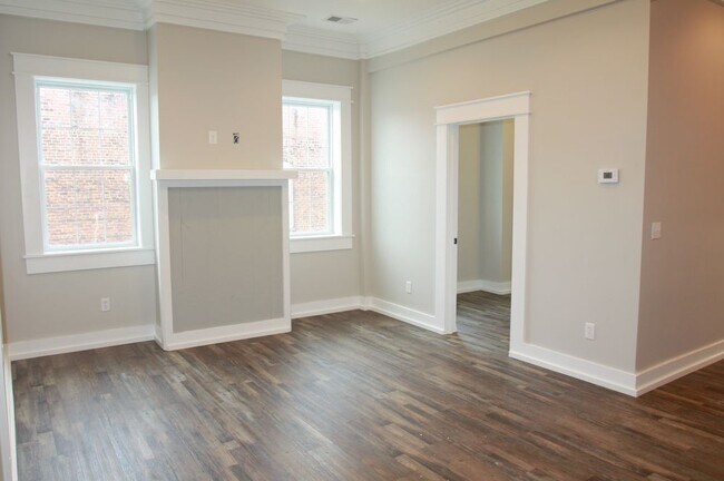 Building Photo - UpTown Living in Downtown Ellijay