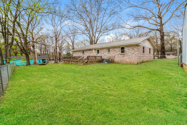 Building Photo - 3 Bedroom Home in Benton, AR