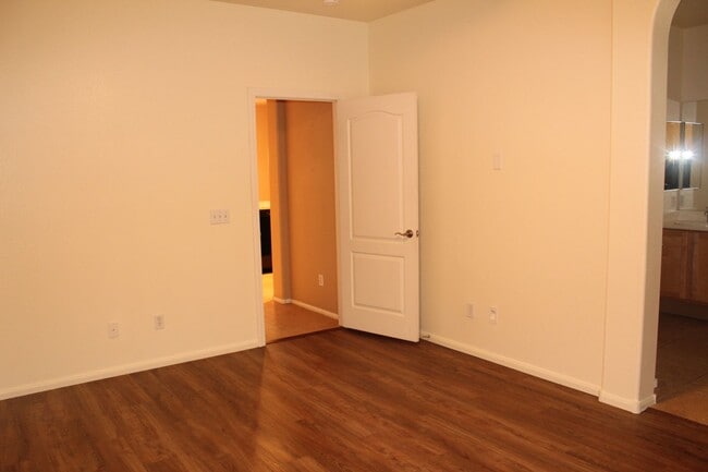 Building Photo - Beautiful 3 bedroom home in Southern Highl...