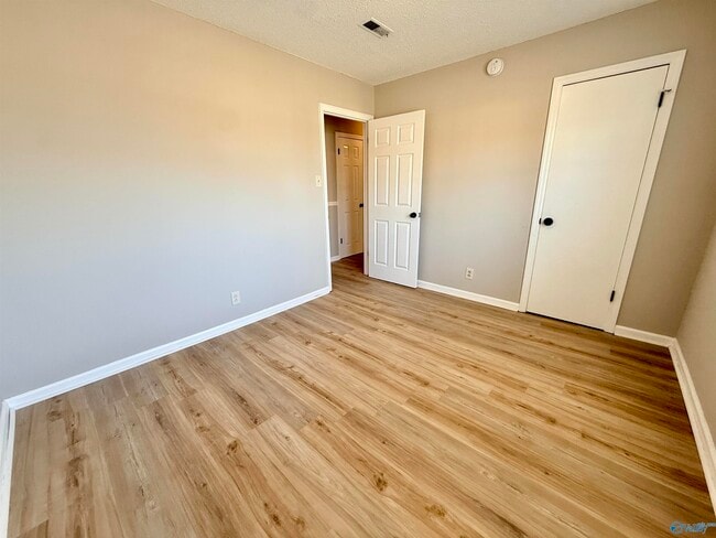 Building Photo - 14011 Mariellen Rd SW