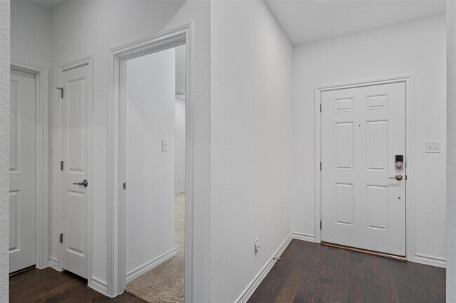 Building Photo - 213 Stinchcomb Rd
