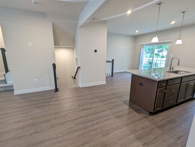Building Photo - New Build (never lived in) townhouse avail...