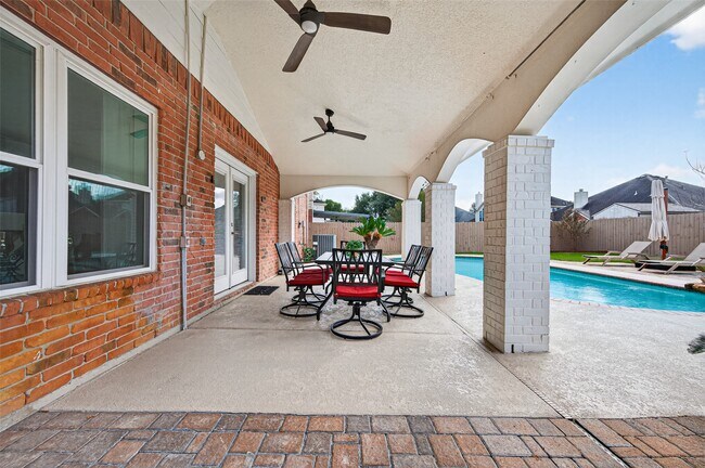 Building Photo - 16535 Oat Mill Dr