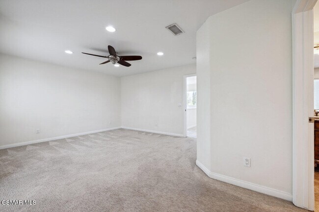 Building Photo - 526 Houston Dr
