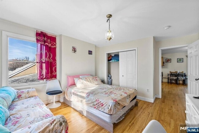 Building Photo - 360 Gorge Rd