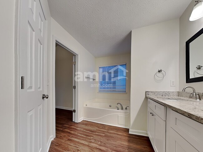 Building Photo - 4618 Noah Overlook W