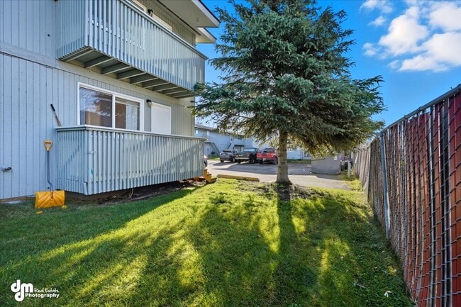 Building Photo - Charming 2BD/1BA Condo