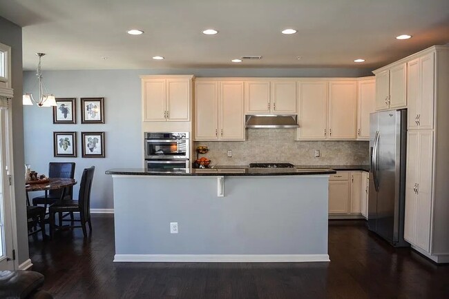 Building Photo - 23540 Hopewell Manor Terrace