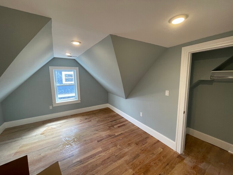 Building Photo - 158 Morrison Ave