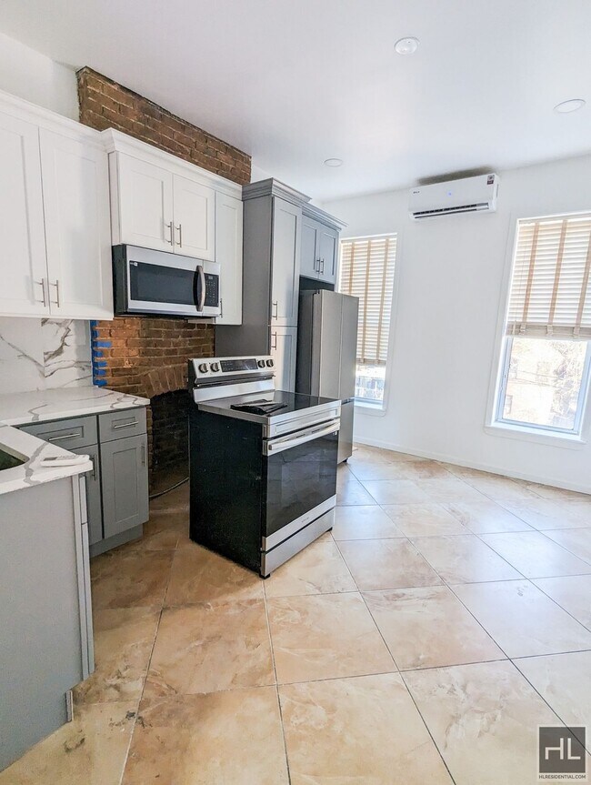 Building Photo - WASHINGTON AVENUE