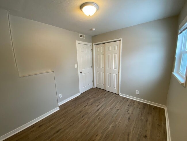 Building Photo - Charming 2 Bed 1 Bath