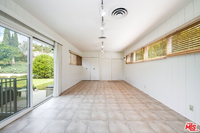 Building Photo - 11889 Tiara St