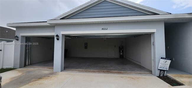 Building Photo - 4602 SW Obelisk St