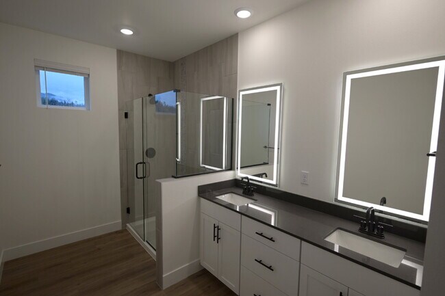 Building Photo - Beautiful New Home in Rolling Hills – Built in 2025