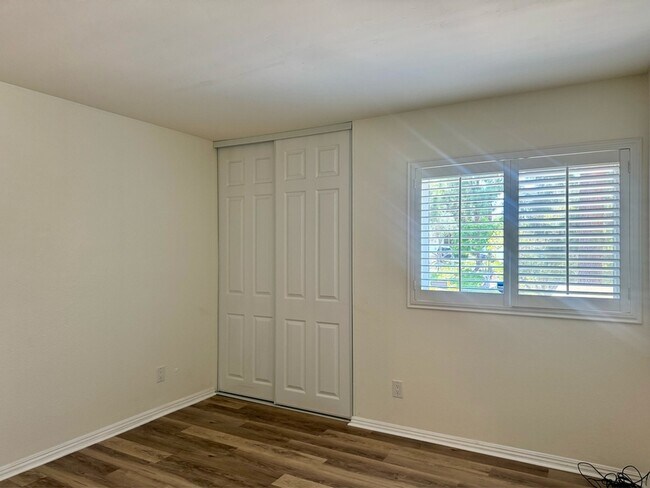 Building Photo - 17607 Pomerado Rd