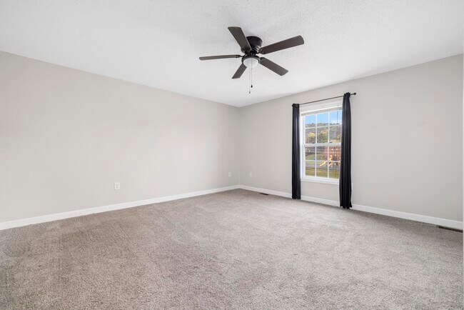 Building Photo - 2101 Cherokee Rd