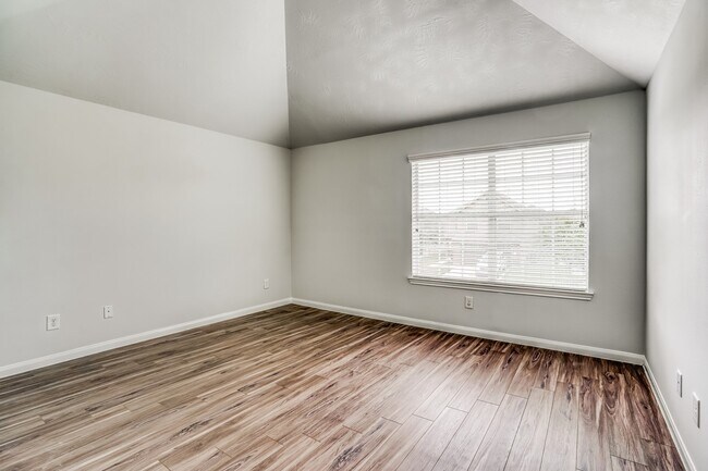 Building Photo - 5834 Kyle Cove Dr