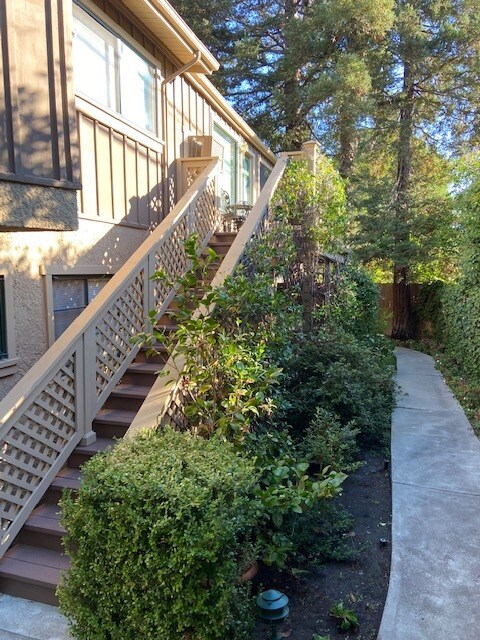 Building Photo - 2300 Buena Vista Ave