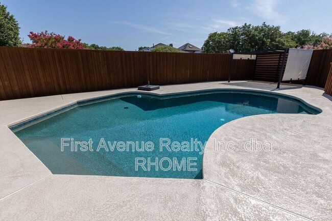 Primary Photo - 16121 Shadybank Dr