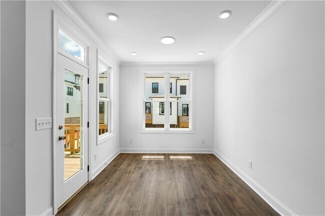 Building Photo - 5440 Howington Ct