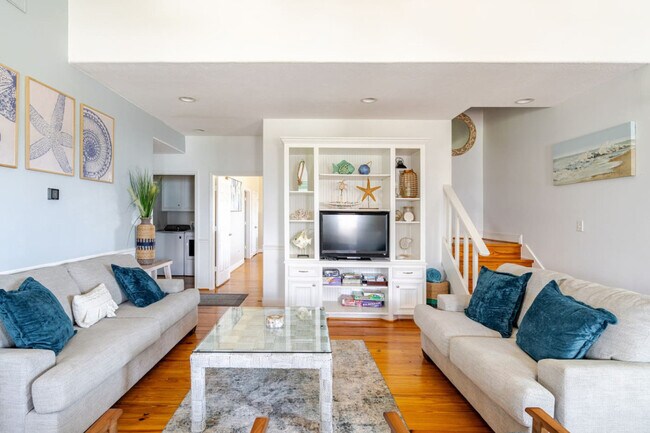 Building Photo - 814 Helen Blvd