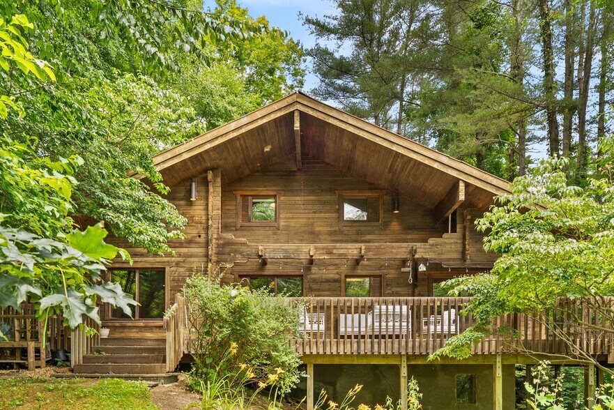 Primary Photo - 281 Nettleton Hollow Rd