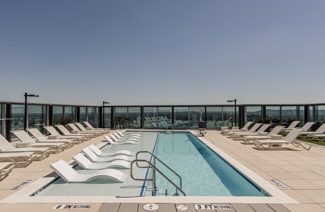 Building Photo - 1616 West End Ave