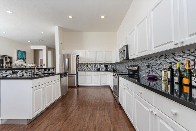 Building Photo - 1225 Skylark Dr