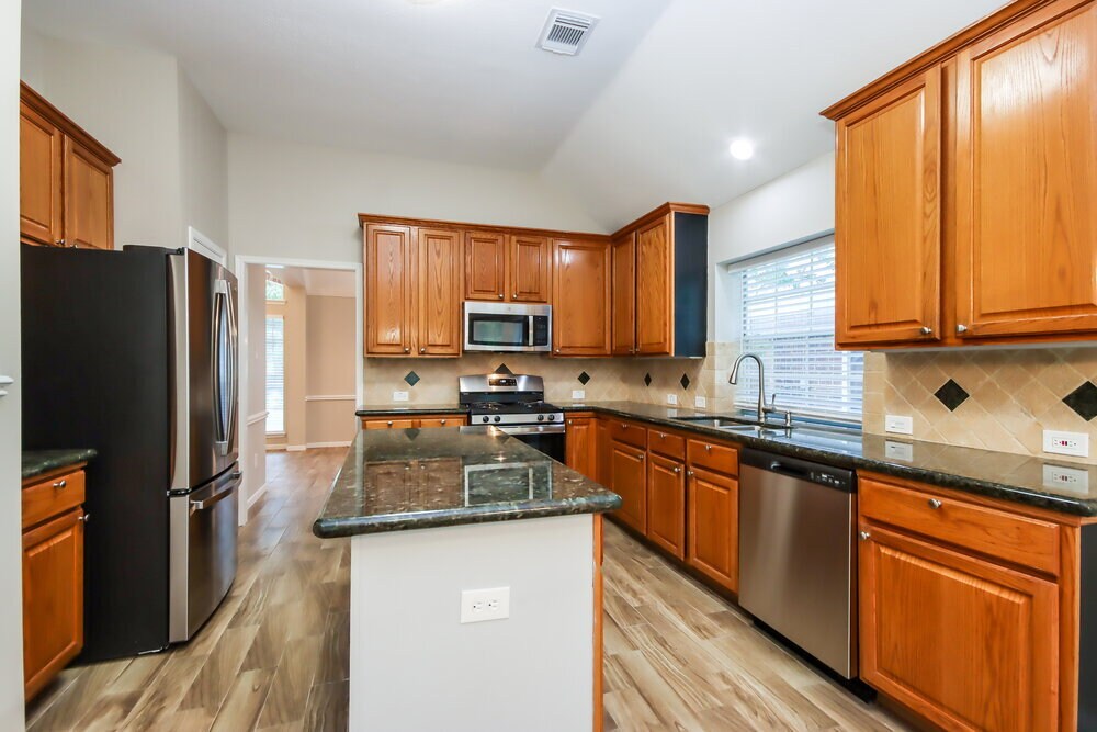 Building Photo - 1414 Summer Rain Dr