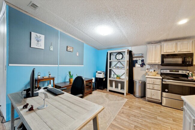 Building Photo - 151 Turning Point Ln