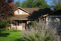 Building Photo - Charming Home with Cozy Spaces: 3Bedrooms and 2 Bathroom