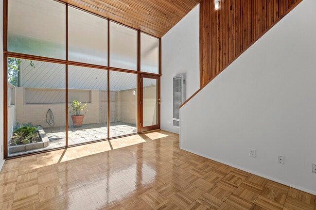 Building Photo - 267 S Church Ln