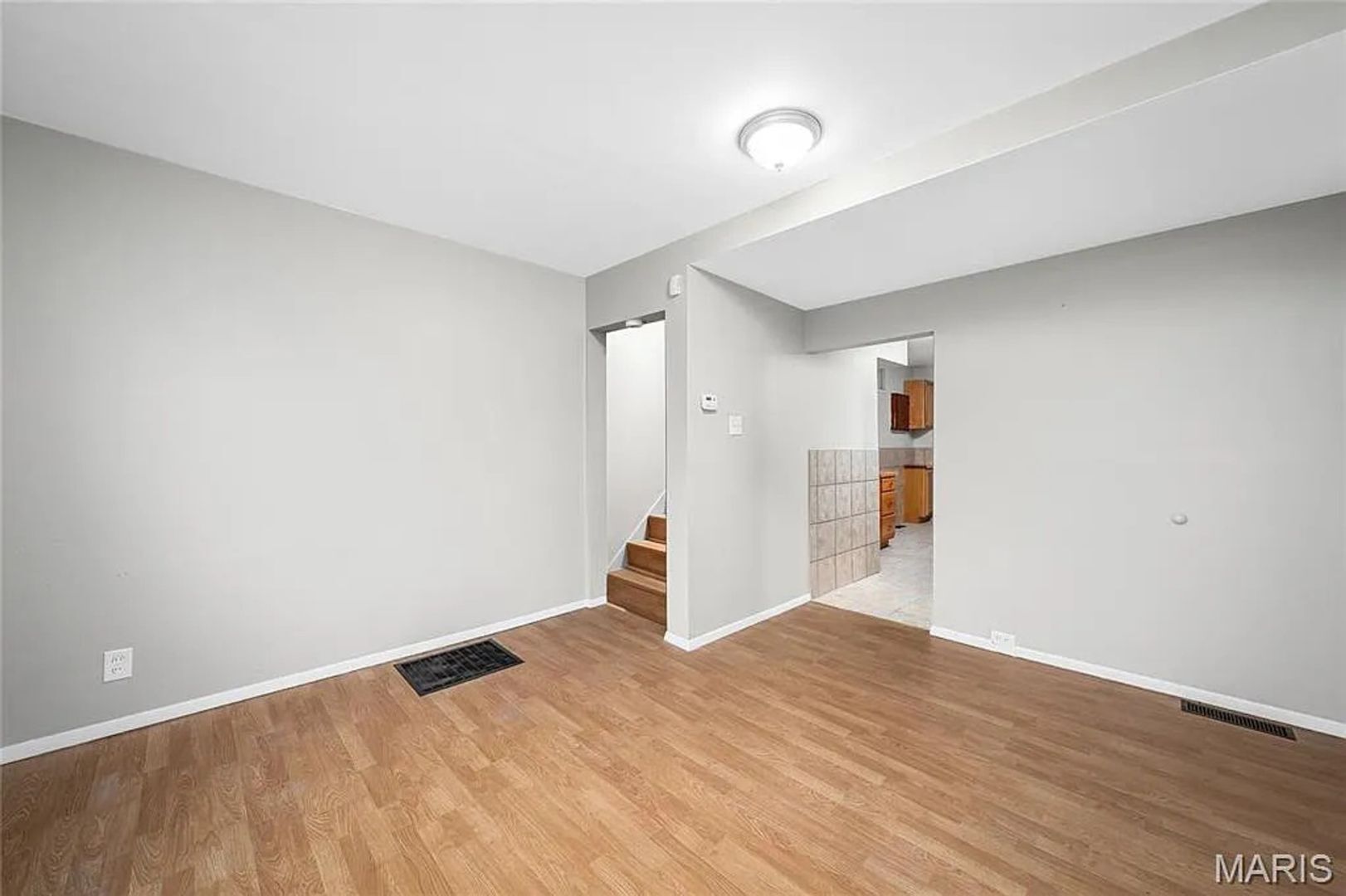 Building Photo - 709 Dammert Ave