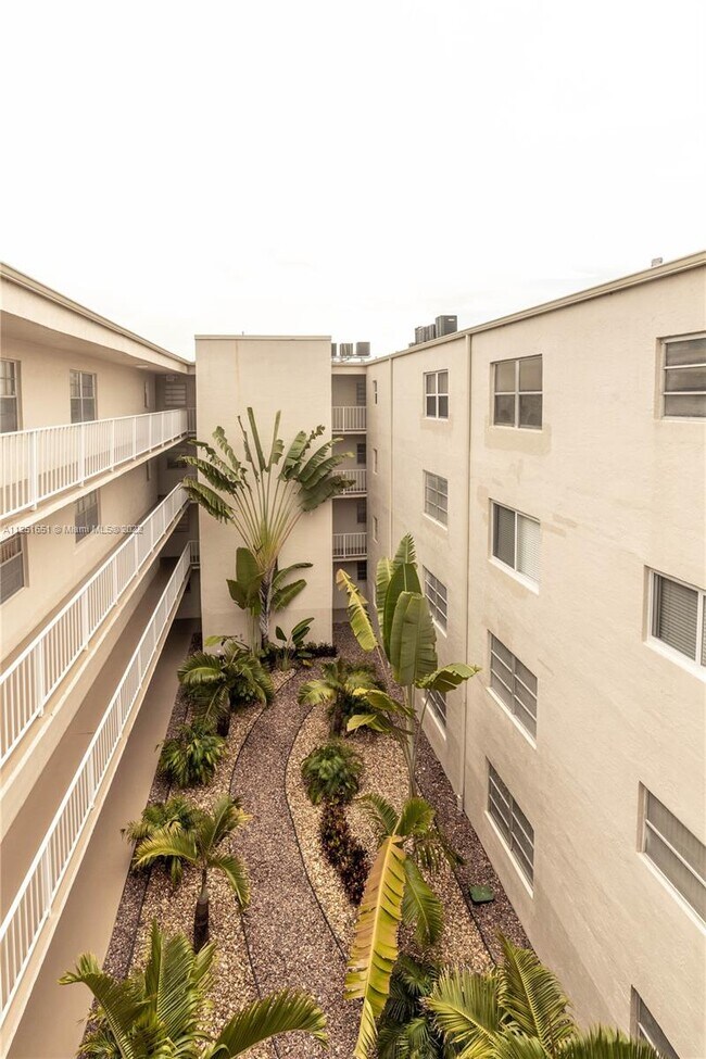 Building Photo - 7775 SW 86th St