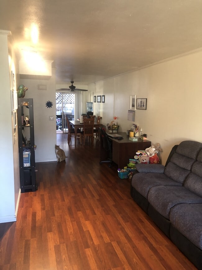 Building Photo - 243 Espanas Glen