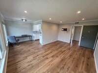Building Photo - UPPER 1BD/1BA CONDO WITH GARAGE AND COMMON...